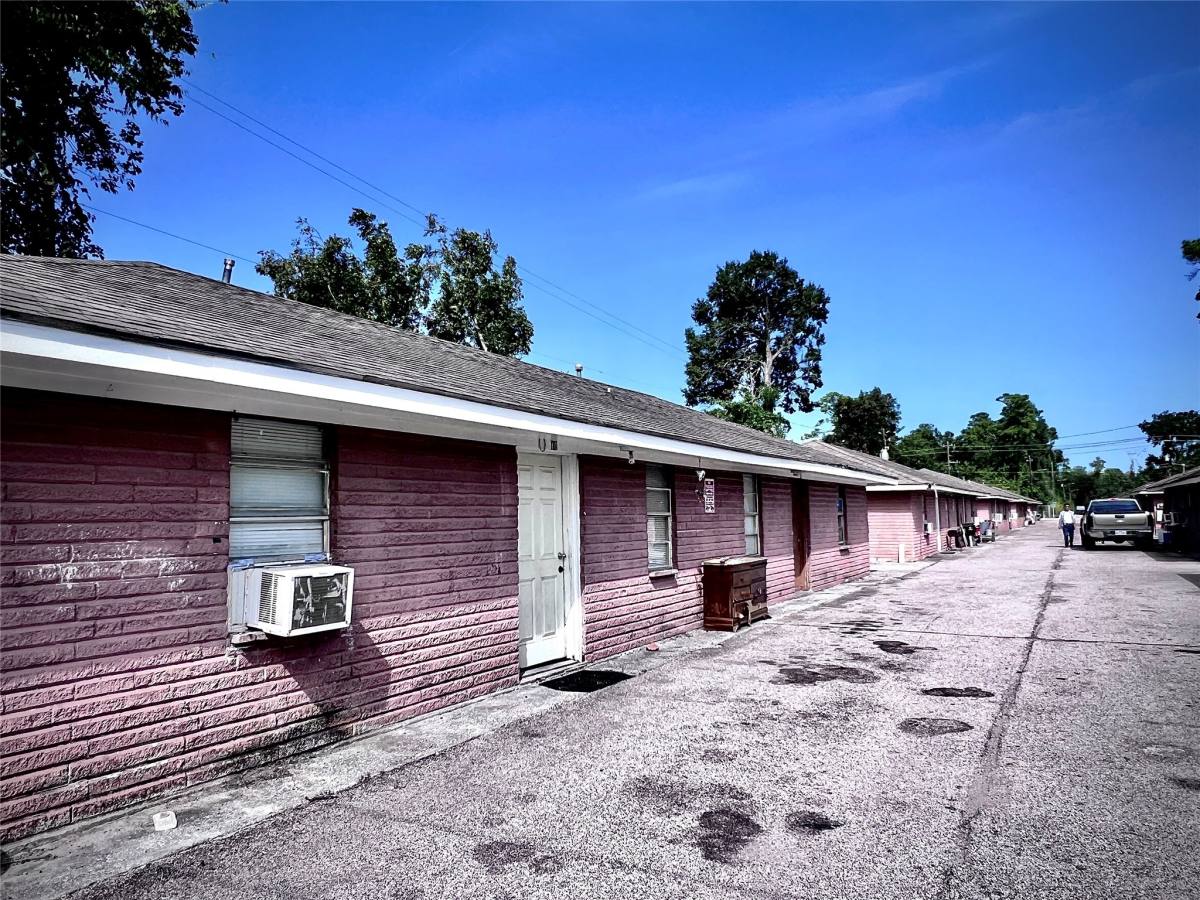 Apartment for rent at 1825 W Little York Rd #1825MANY, Houston, TX 77091