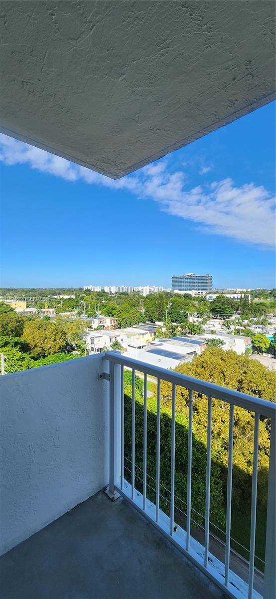 Apartment for rent at 2020 NE 135th St #903, Miami, FL 33181