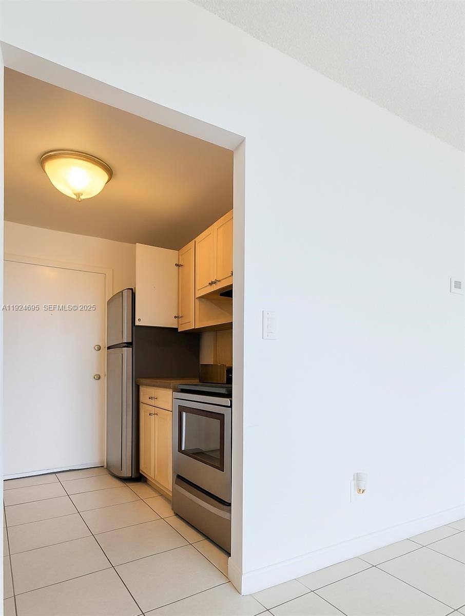 Apartment for rent at 2020 NE 135th St #903, Miami, FL 33181