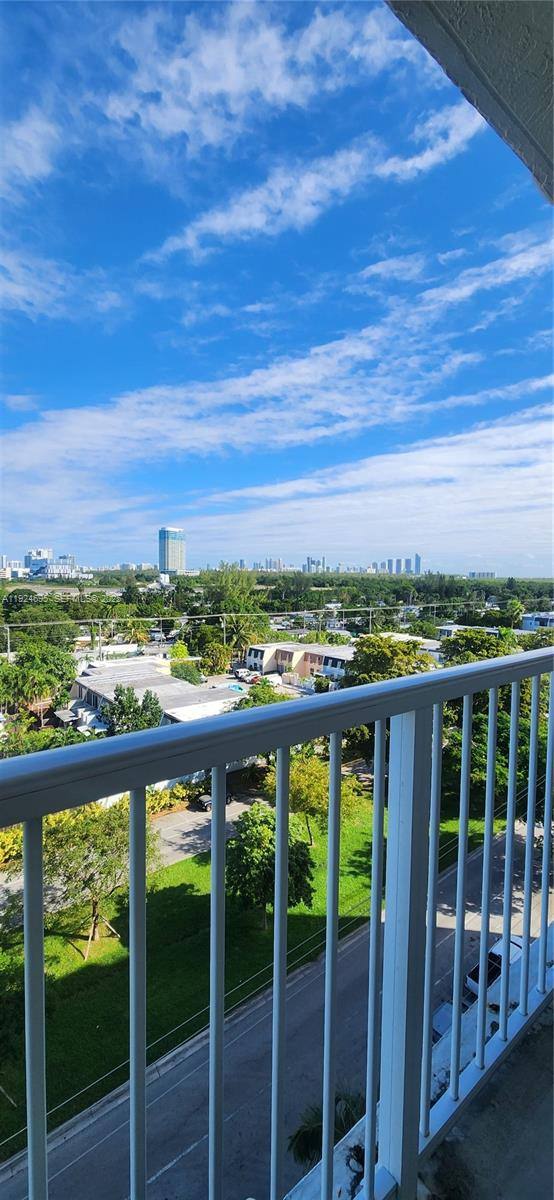 Apartment for rent at 2020 NE 135th St #903, Miami, FL 33181
