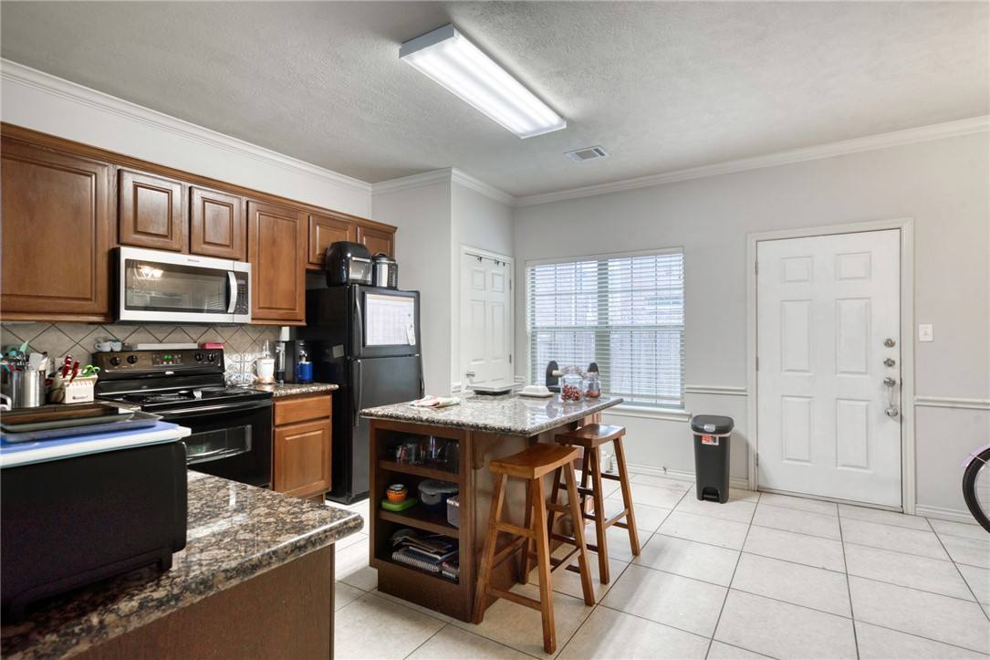 Condo for rent at 136 Forest Dr #136, College Station, TX 77840
