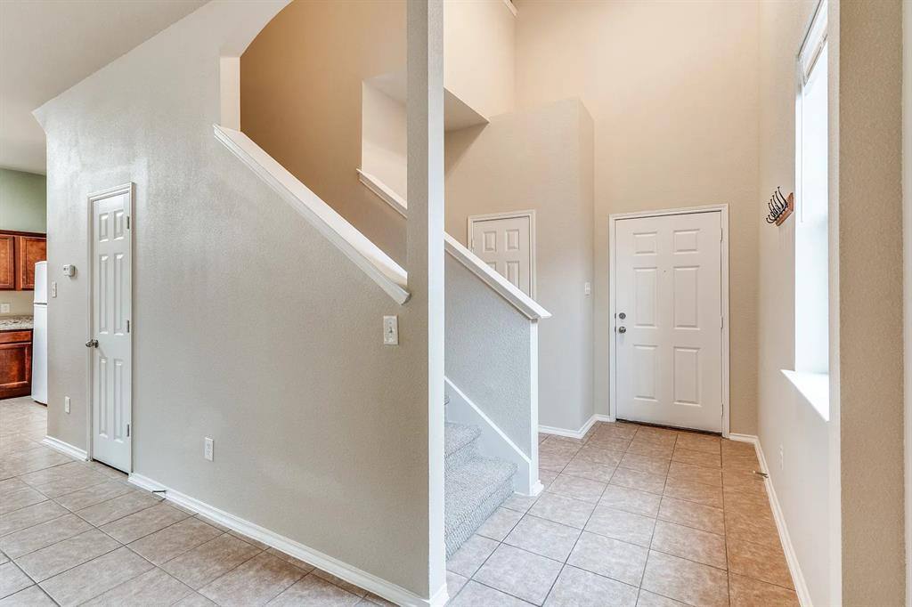 Apartment for rent at 17422 Energy Lane, Dallas, TX 75252