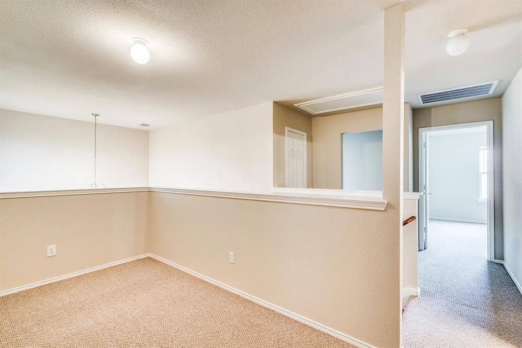 Apartment for rent at 17422 Energy Lane, Dallas, TX 75252
