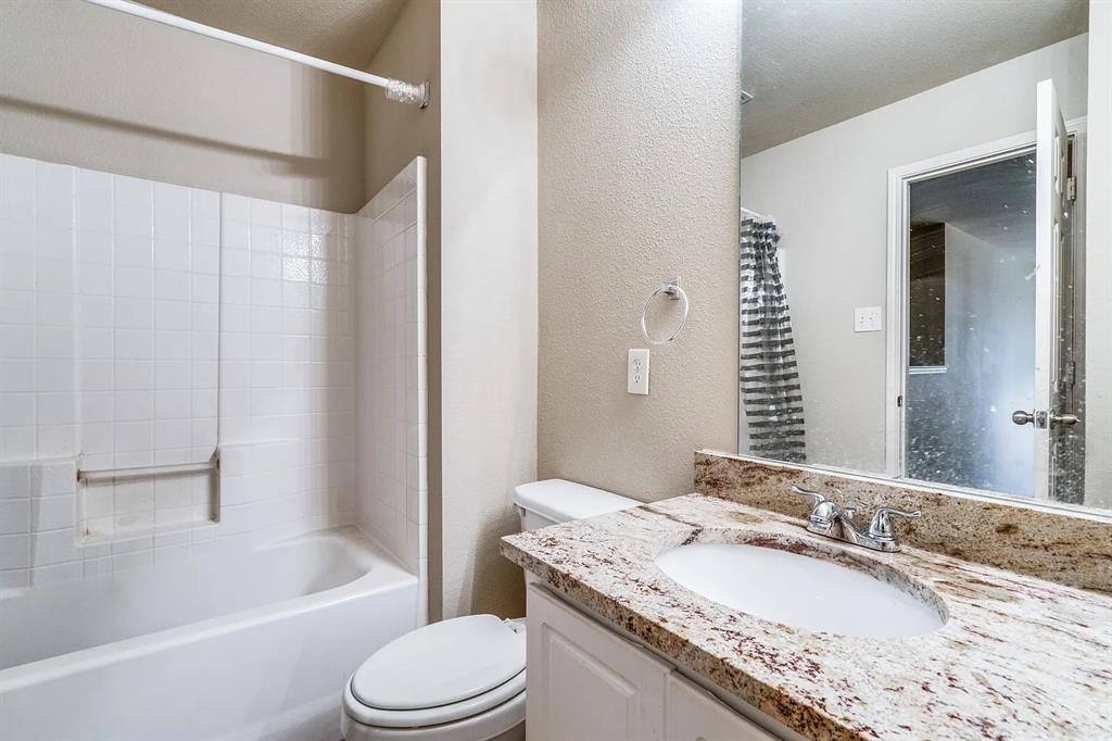 Apartment for rent at 17422 Energy Lane, Dallas, TX 75252