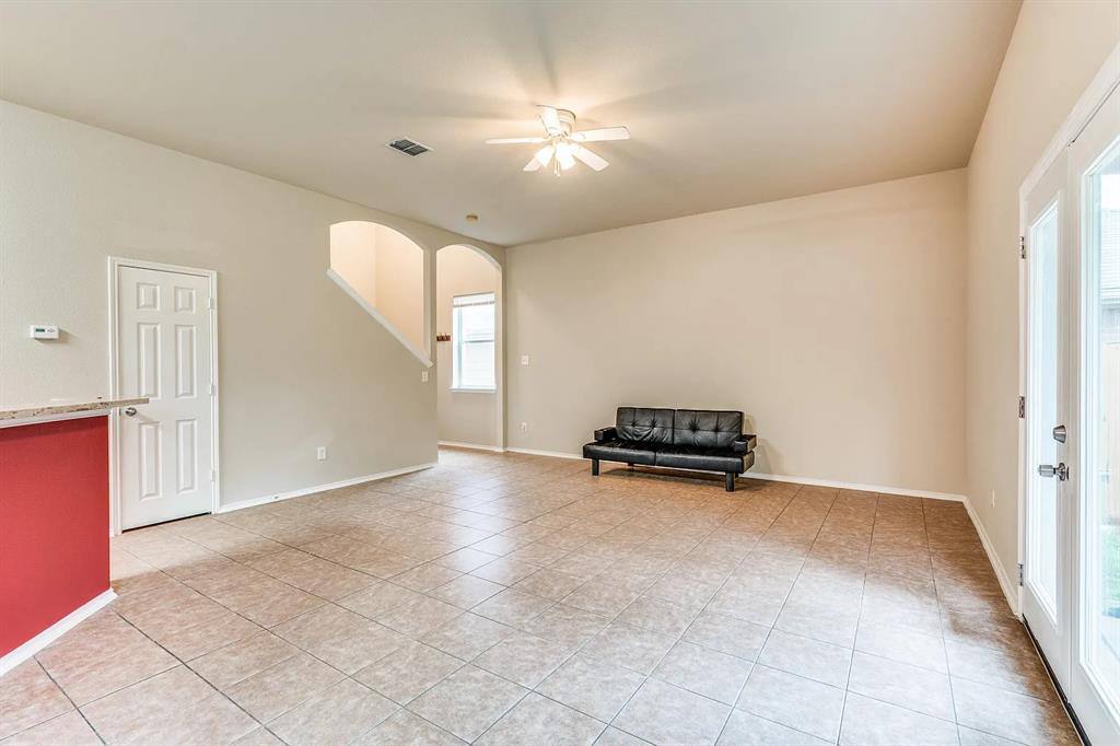 Apartment for rent at 17422 Energy Lane, Dallas, TX 75252