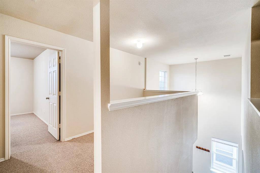 Apartment for rent at 17422 Energy Lane, Dallas, TX 75252