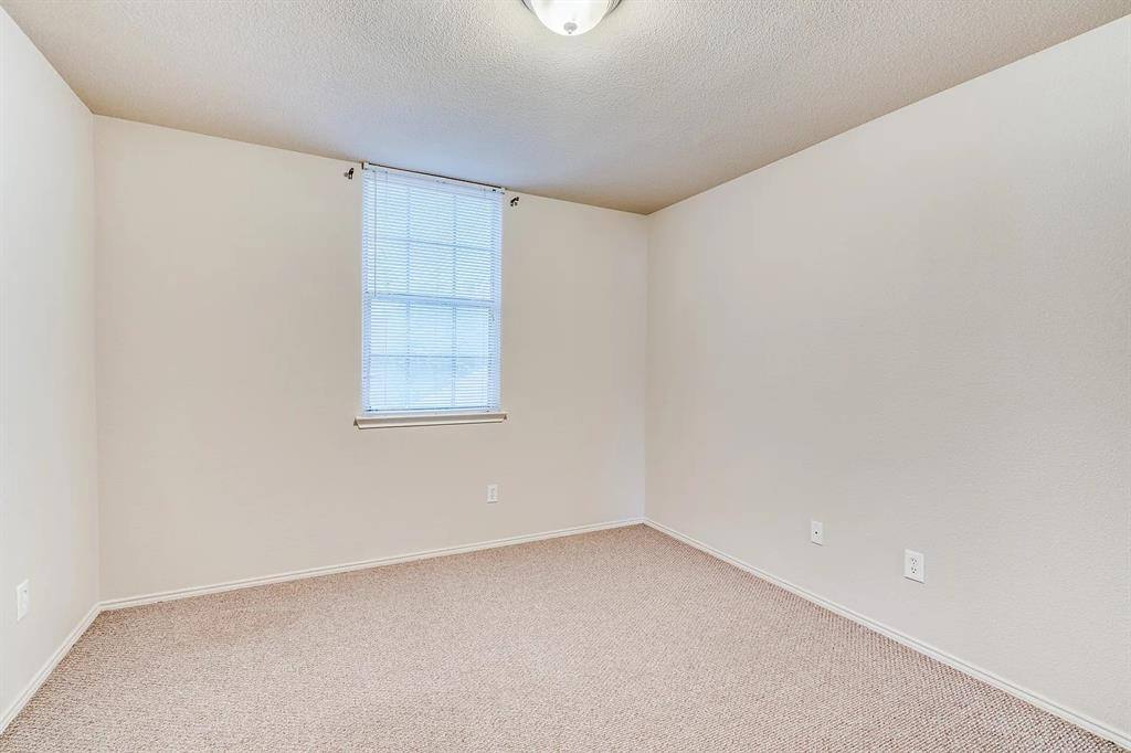 Apartment for rent at 17422 Energy Lane, Dallas, TX 75252
