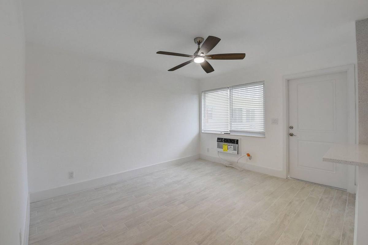 Apartment for rent at 525 S Broadway #525, Lake Worth, FL 33462