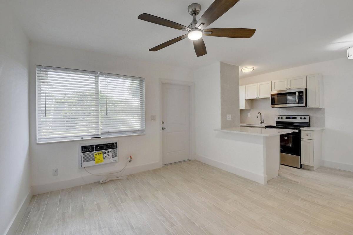 Apartment for rent at 525 S Broadway #525, Lake Worth, FL 33462