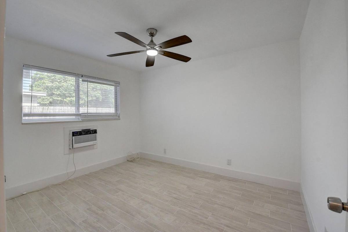 Apartment for rent at 525 S Broadway #525, Lake Worth, FL 33462