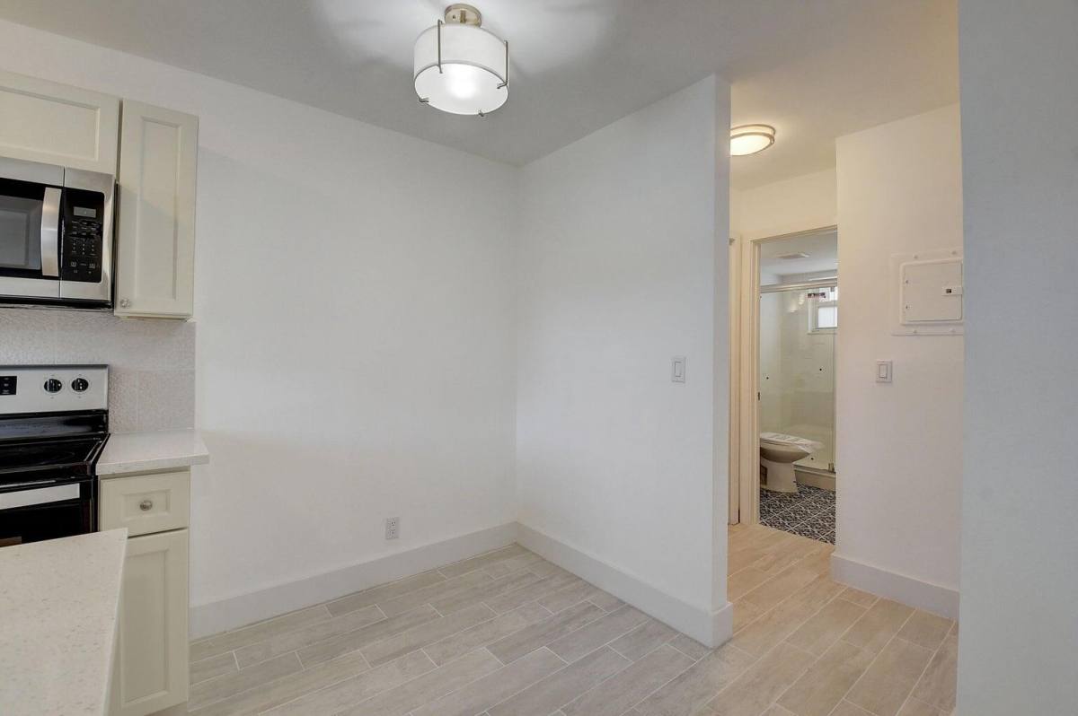 Apartment for rent at 525 S Broadway #525, Lake Worth, FL 33462