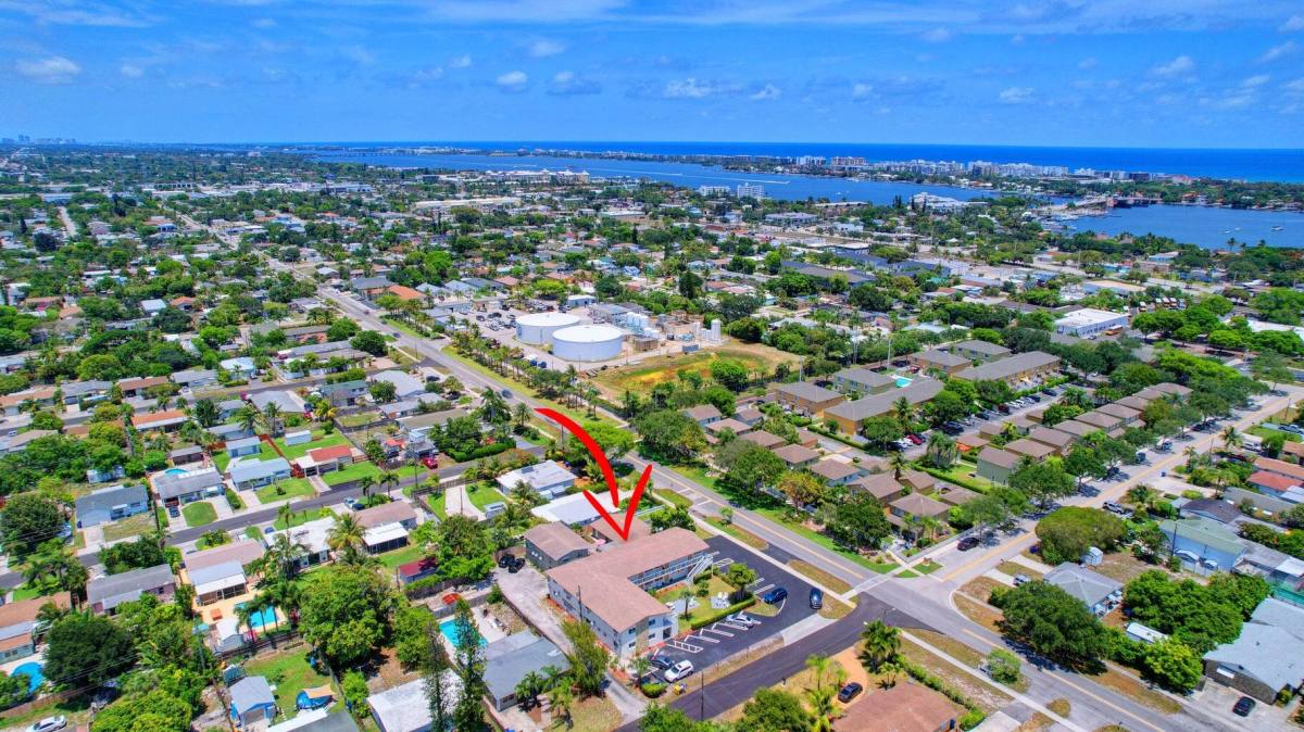 Apartment for rent at 525 S Broadway #525, Lake Worth, FL 33462