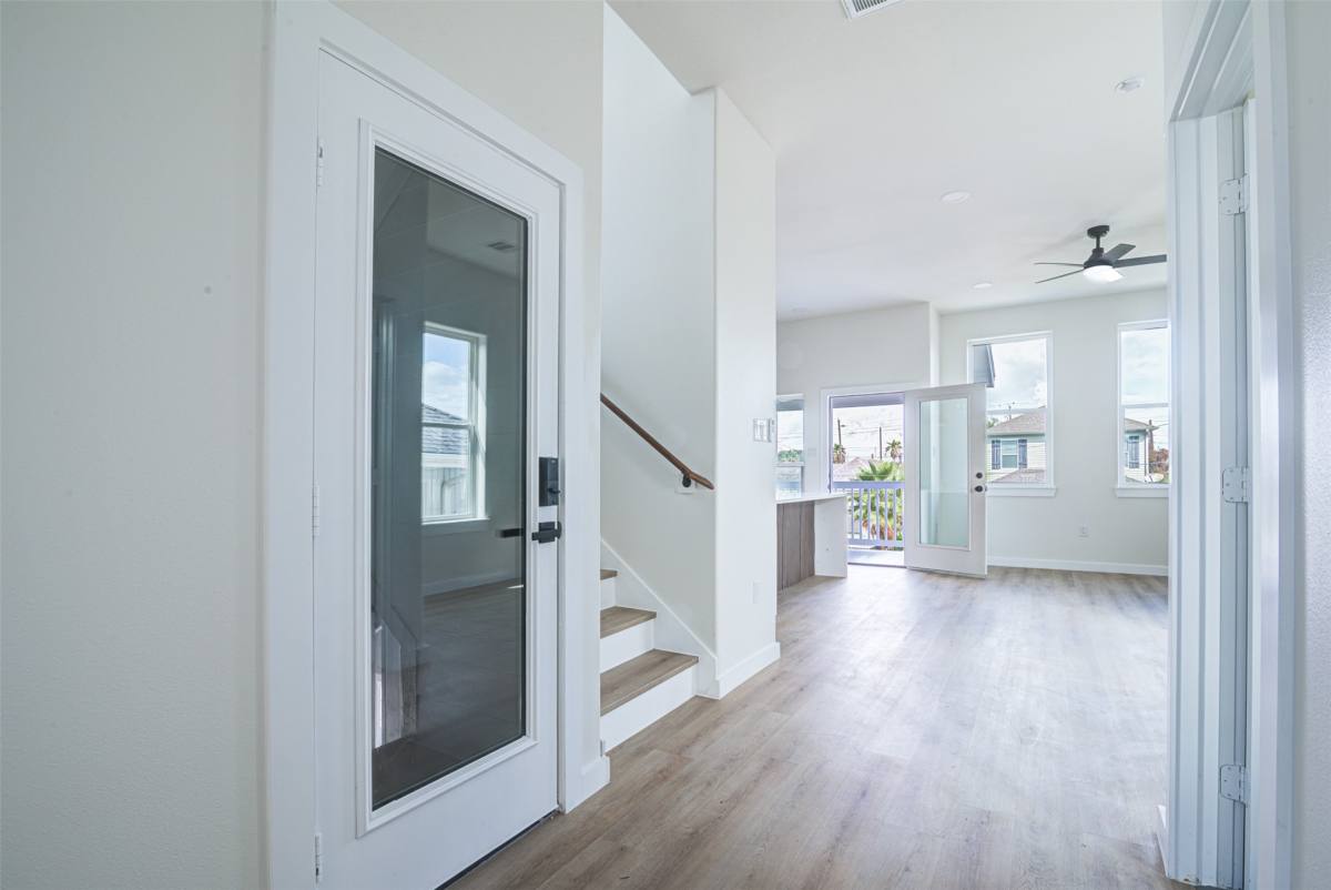 Apartment for rent at 4025 Ave M, Galveston, TX 77550
