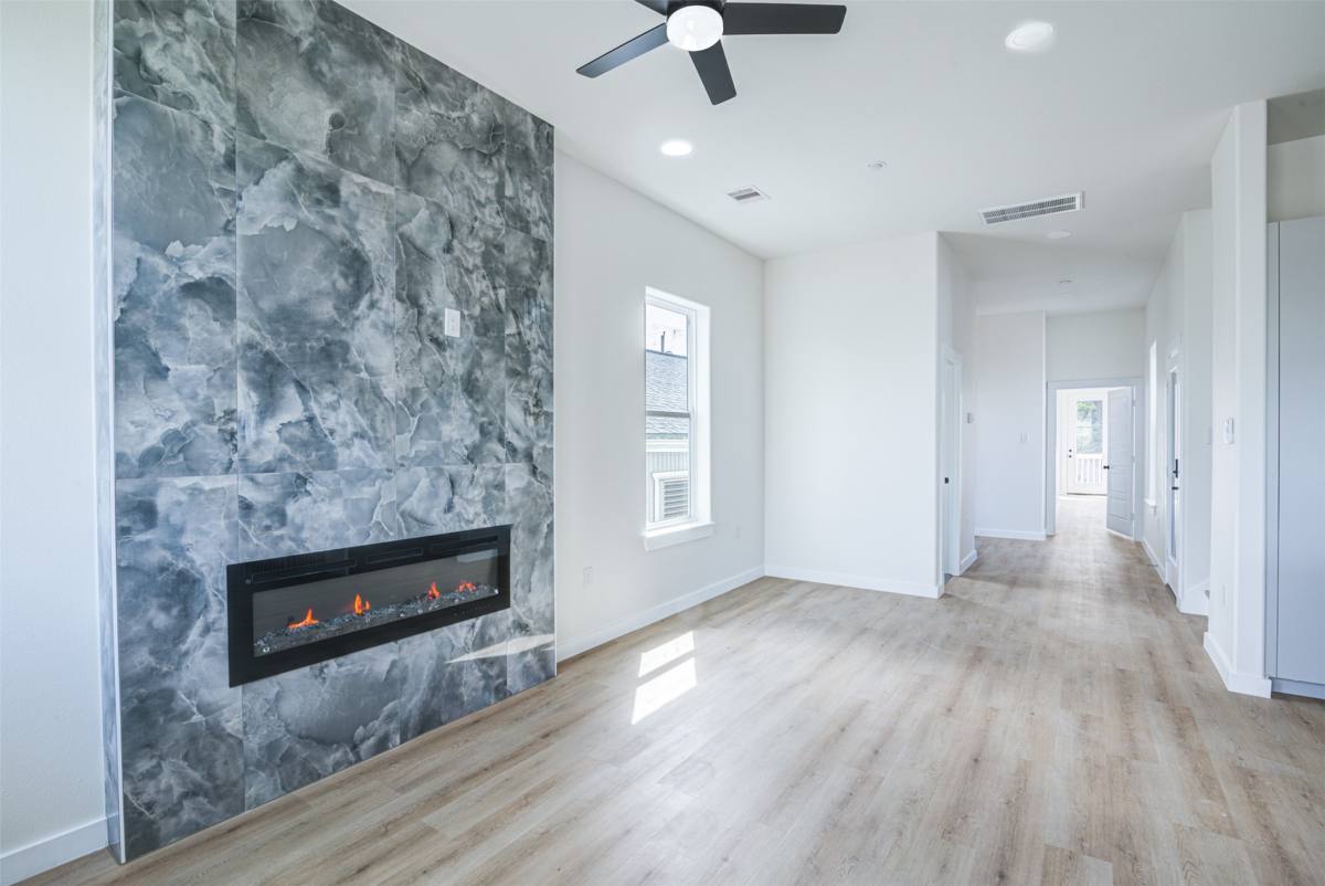 Apartment for rent at 4025 Ave M, Galveston, TX 77550