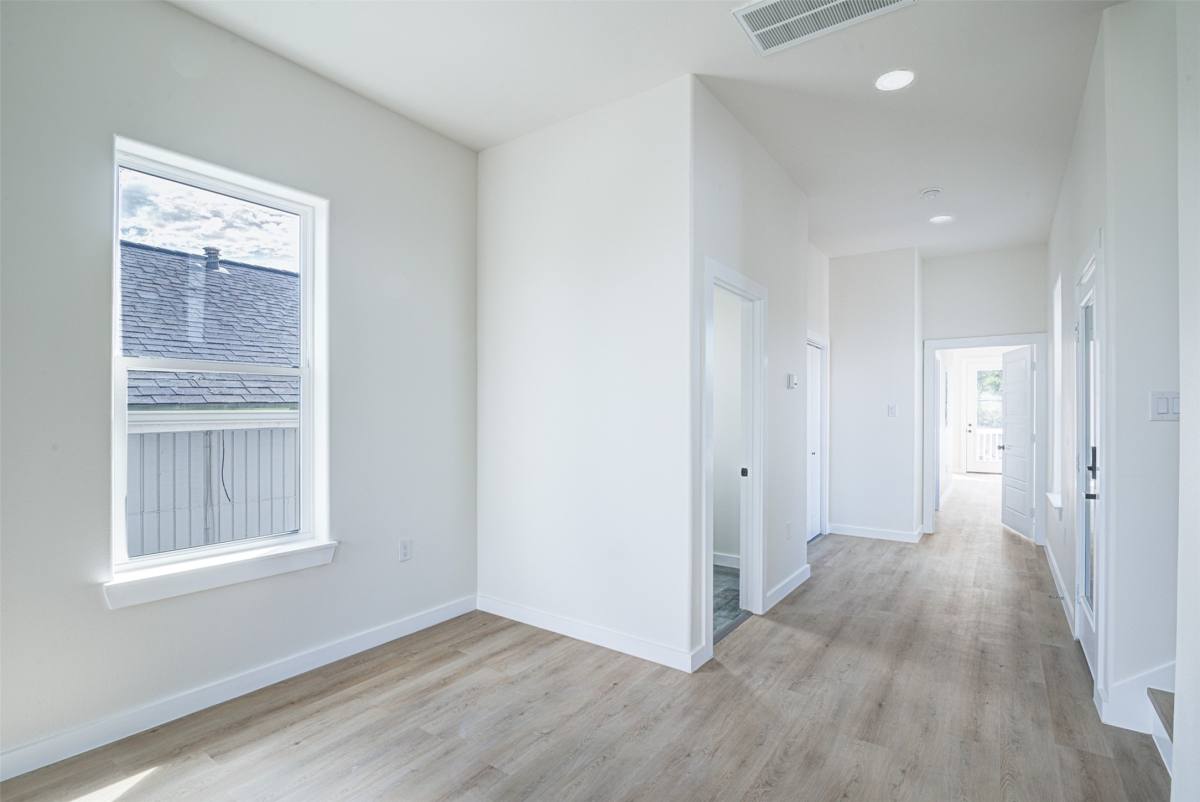 Apartment for rent at 4025 Ave M, Galveston, TX 77550