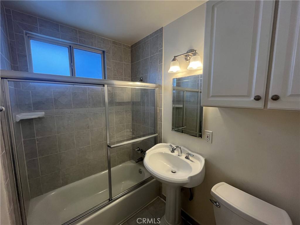 Apartment for rent at 11901 Washington Blvd #11901E, Los Angeles, CA 90066