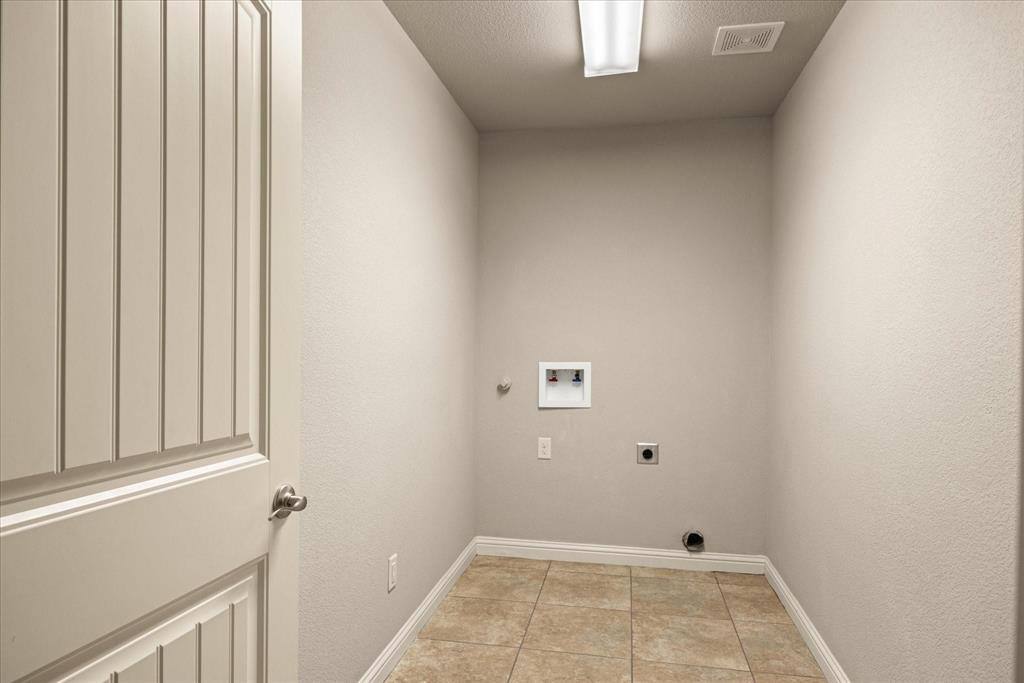 Apartment for rent at 107 Donna Circle #107, Granbury, TX 76049
