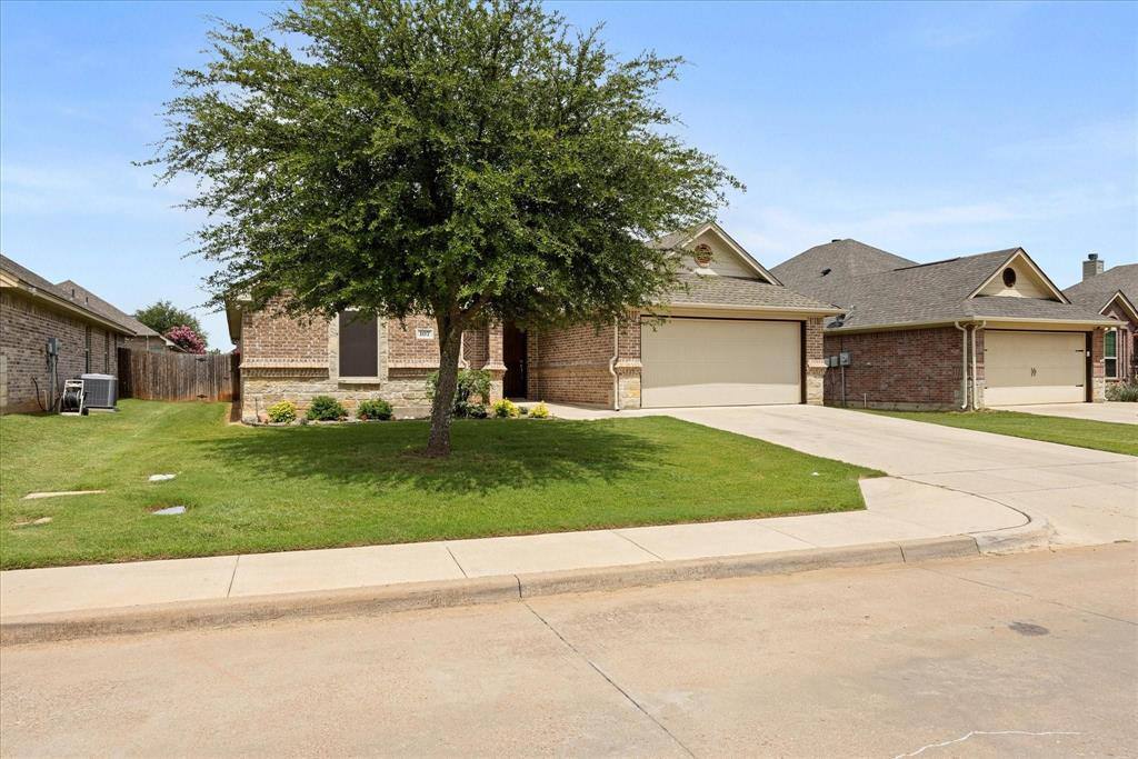 Apartment for rent at 107 Donna Circle #107, Granbury, TX 76049