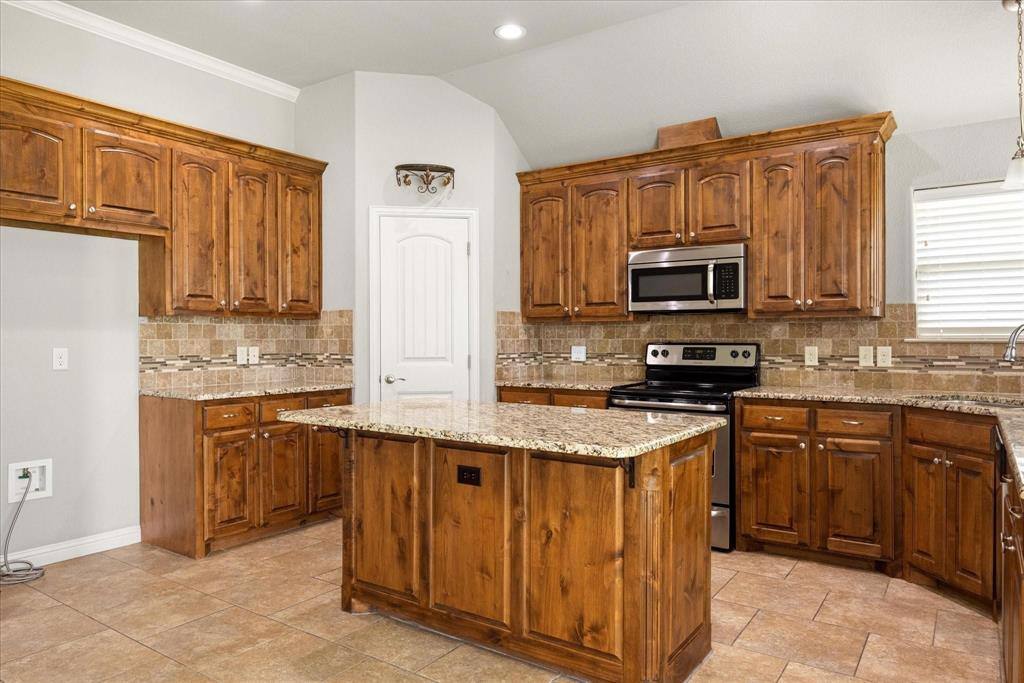 Apartment for rent at 107 Donna Circle #107, Granbury, TX 76049