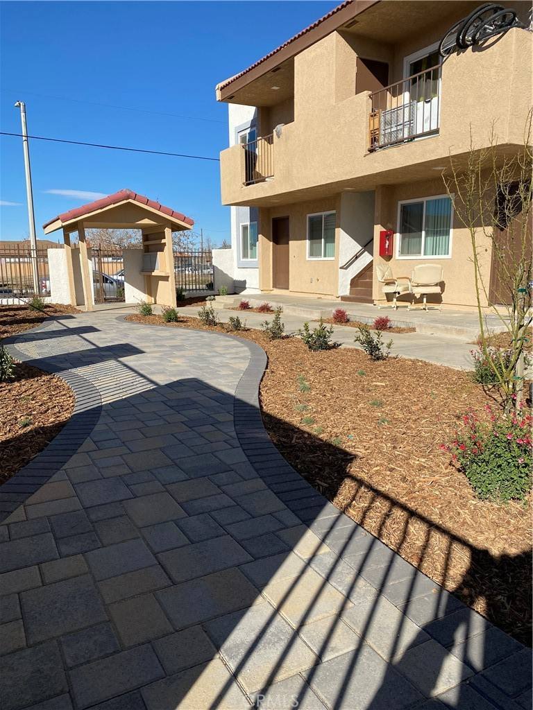 Apartment for rent at 454 E Ave Q3 #454-8, Palmdale, CA 93550