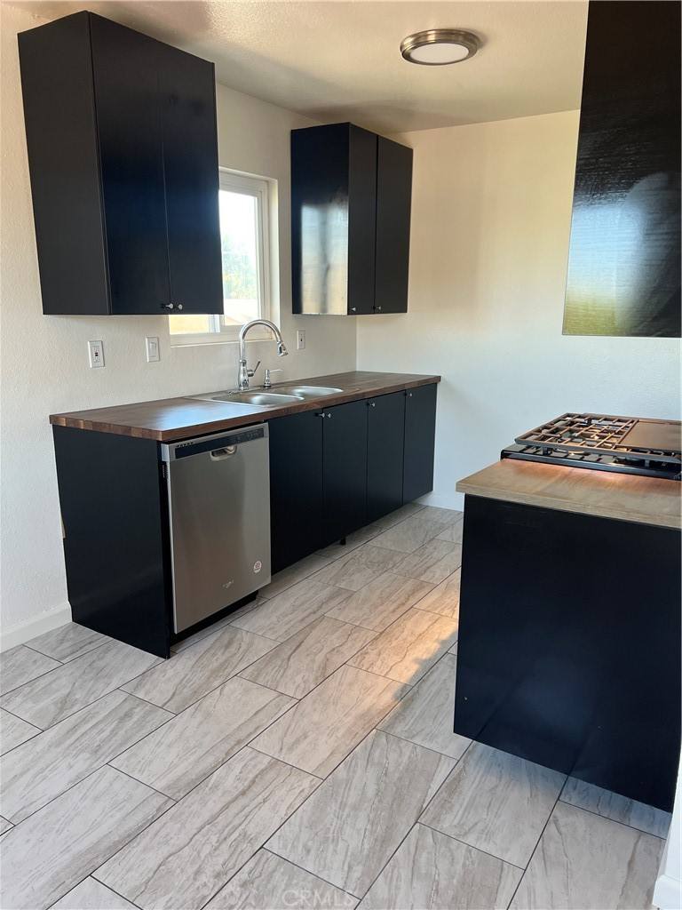 Apartment for rent at 454 E Ave Q3 #454-8, Palmdale, CA 93550