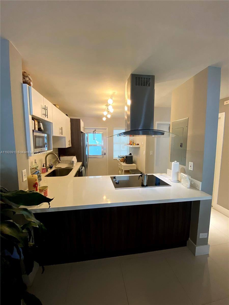 Apartment for rent at 300 Galen Dr #205, Key Biscayne, FL 33149