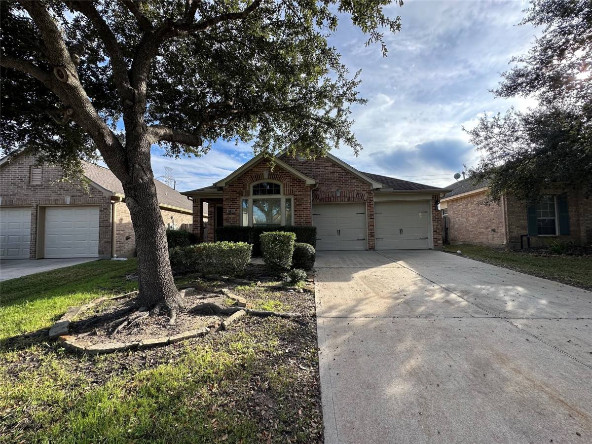 Apartment for rent at 27511 Gatlin Lane, Spring, TX 77386