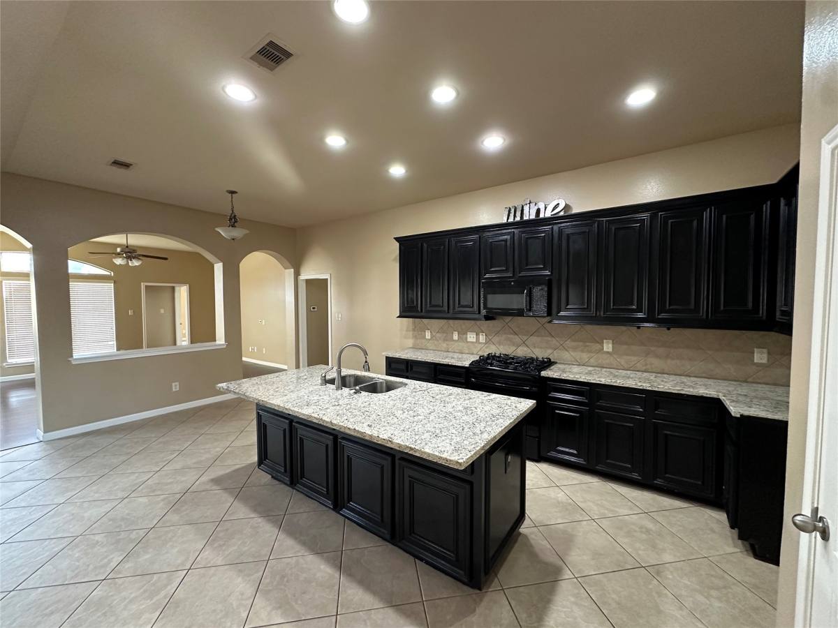 Apartment for rent at 27511 Gatlin Lane, Spring, TX 77386