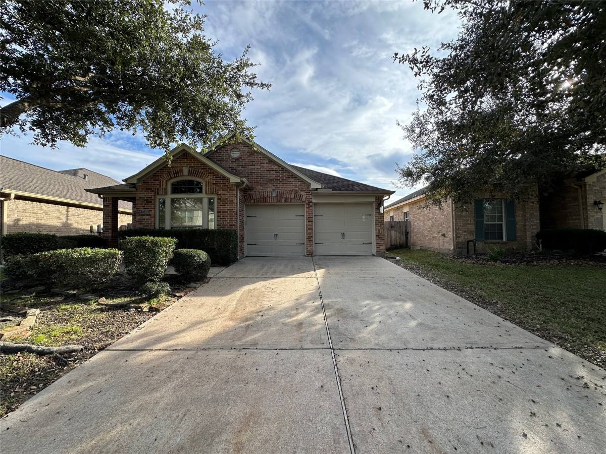 Apartment for rent at 27511 Gatlin Lane, Spring, TX 77386
