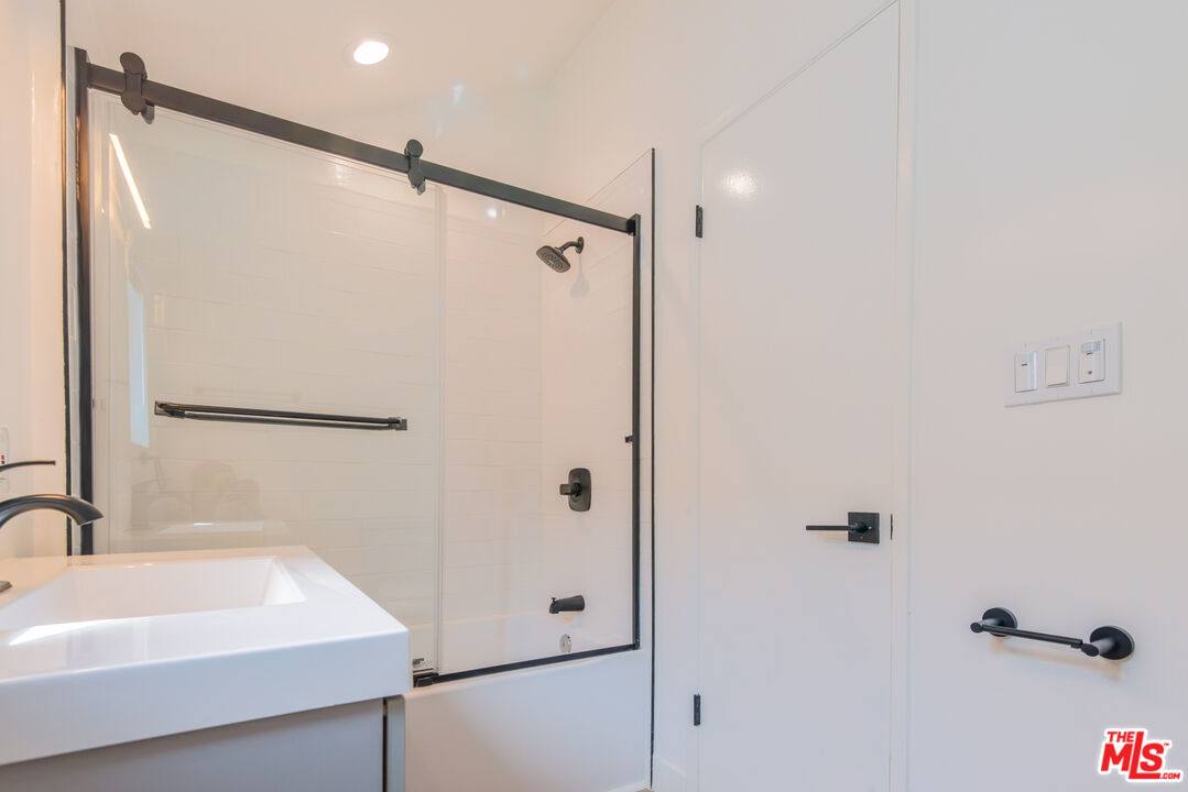 Townhouse for rent at 2757 Andreo Ave #3, Torrance, CA 90501