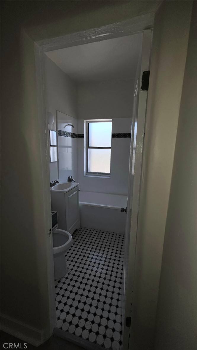Apartment for rent at 3408 W Sunset Blvd, Los Angeles, CA 90026
