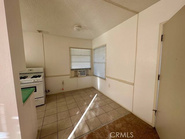 Apartment for rent at 970 Elden Ave #970-6, Los Angeles, CA 90006