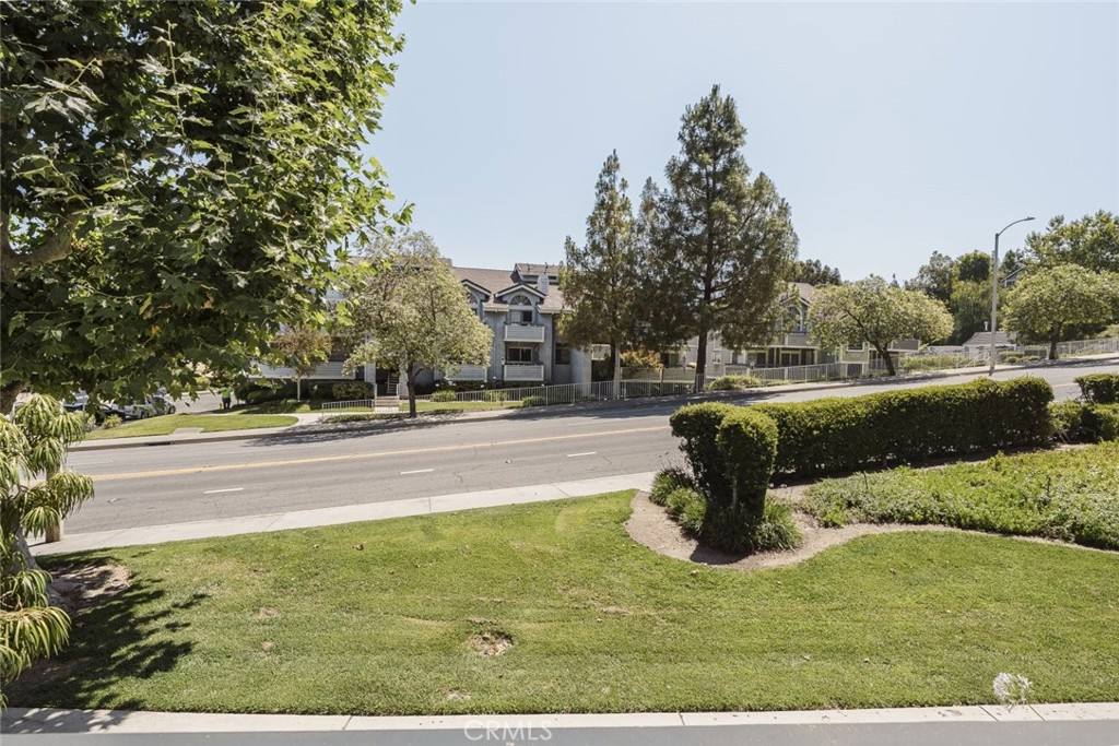 Apartment for rent at 26941 Rainbow Glen Dr #751, Canyon Country, CA 91351