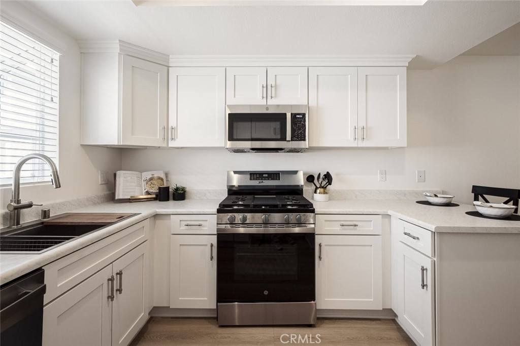 Apartment for rent at 26941 Rainbow Glen Dr #751, Canyon Country, CA 91351