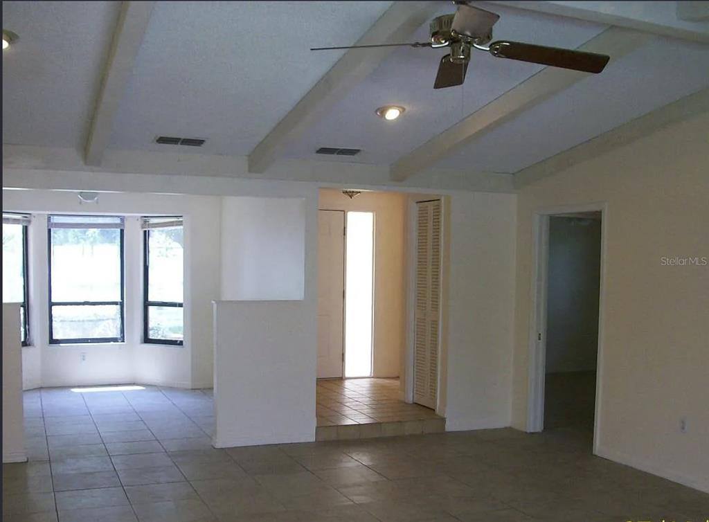 Apartment for rent at 1649 Georgetowne Blvd, Sarasota, FL 34232