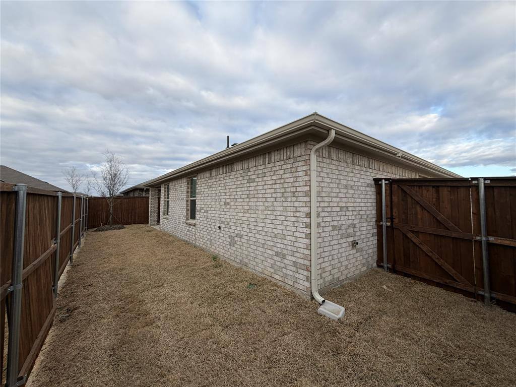 Apartment for rent at 3916 Limestone Bluff Dr, Celina, TX 75009