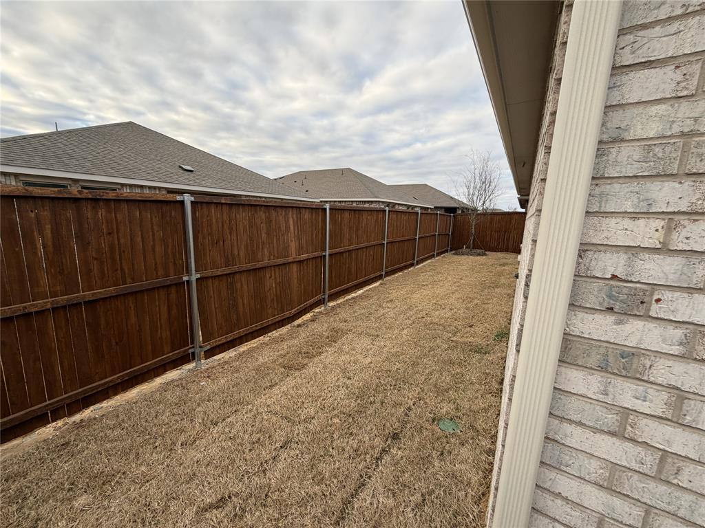 Apartment for rent at 3916 Limestone Bluff Dr, Celina, TX 75009