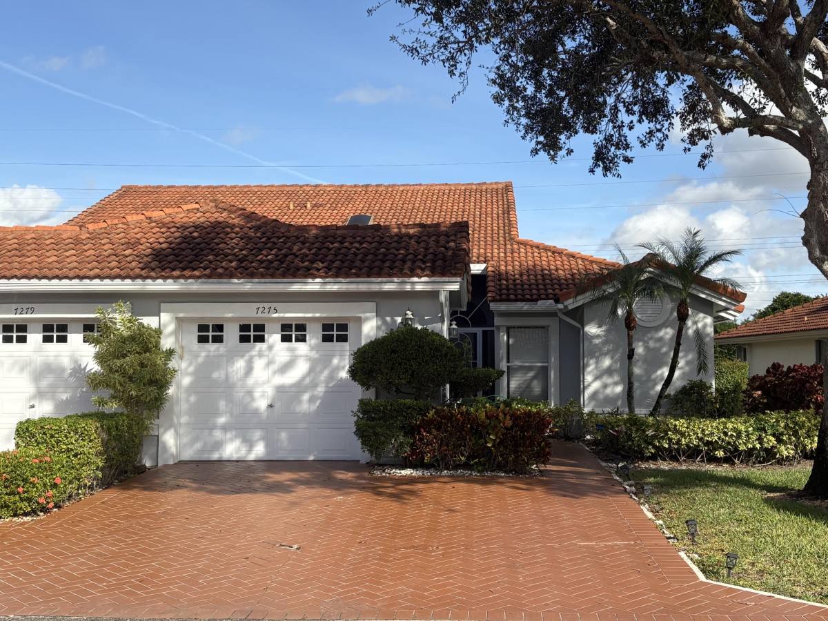 Apartment for rent at 7275 Summer Tree Dr, Boynton Beach, FL 33437