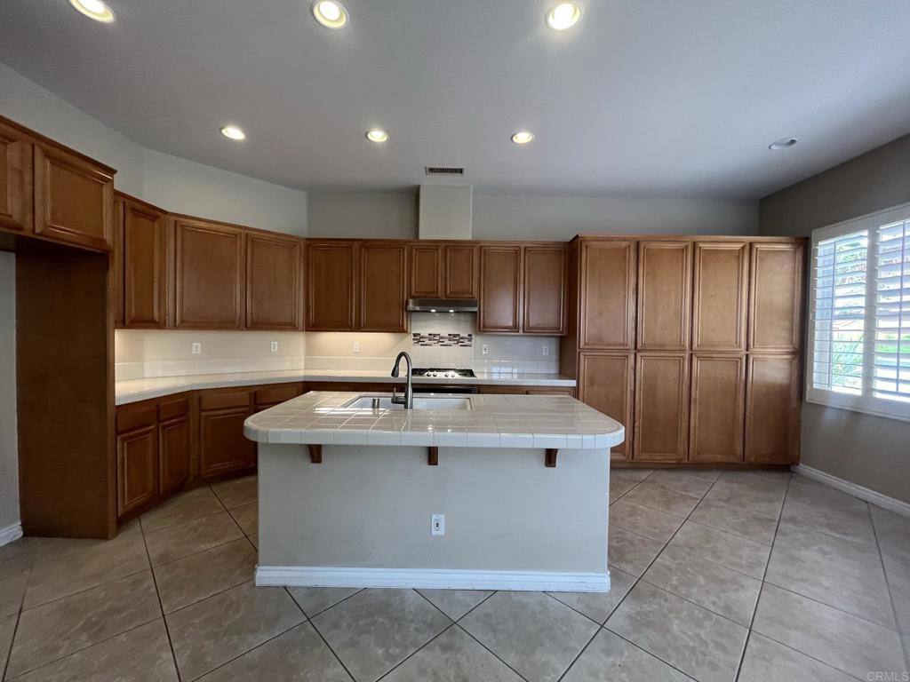 Apartment for rent at 593-LOAN Oak Place #593, Chula Vista, CA 91911