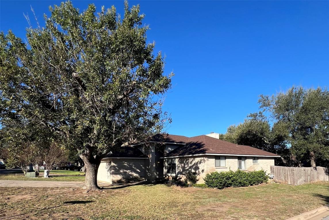 Apartment for rent at 1103 Deepwoods Trail, Leander, TX 78641