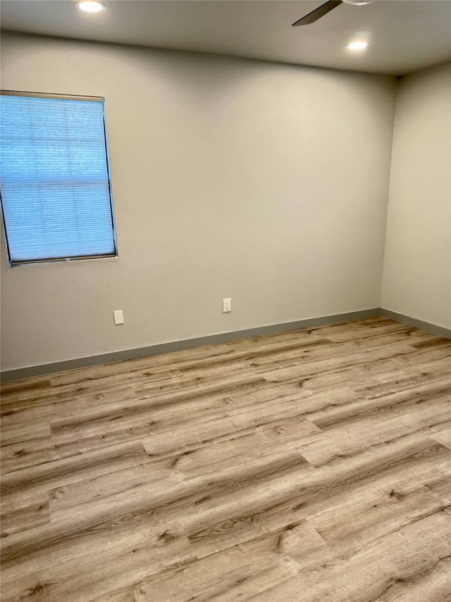 Apartment for rent at 210 N Mattson St #210, West Columbia, TX 77486