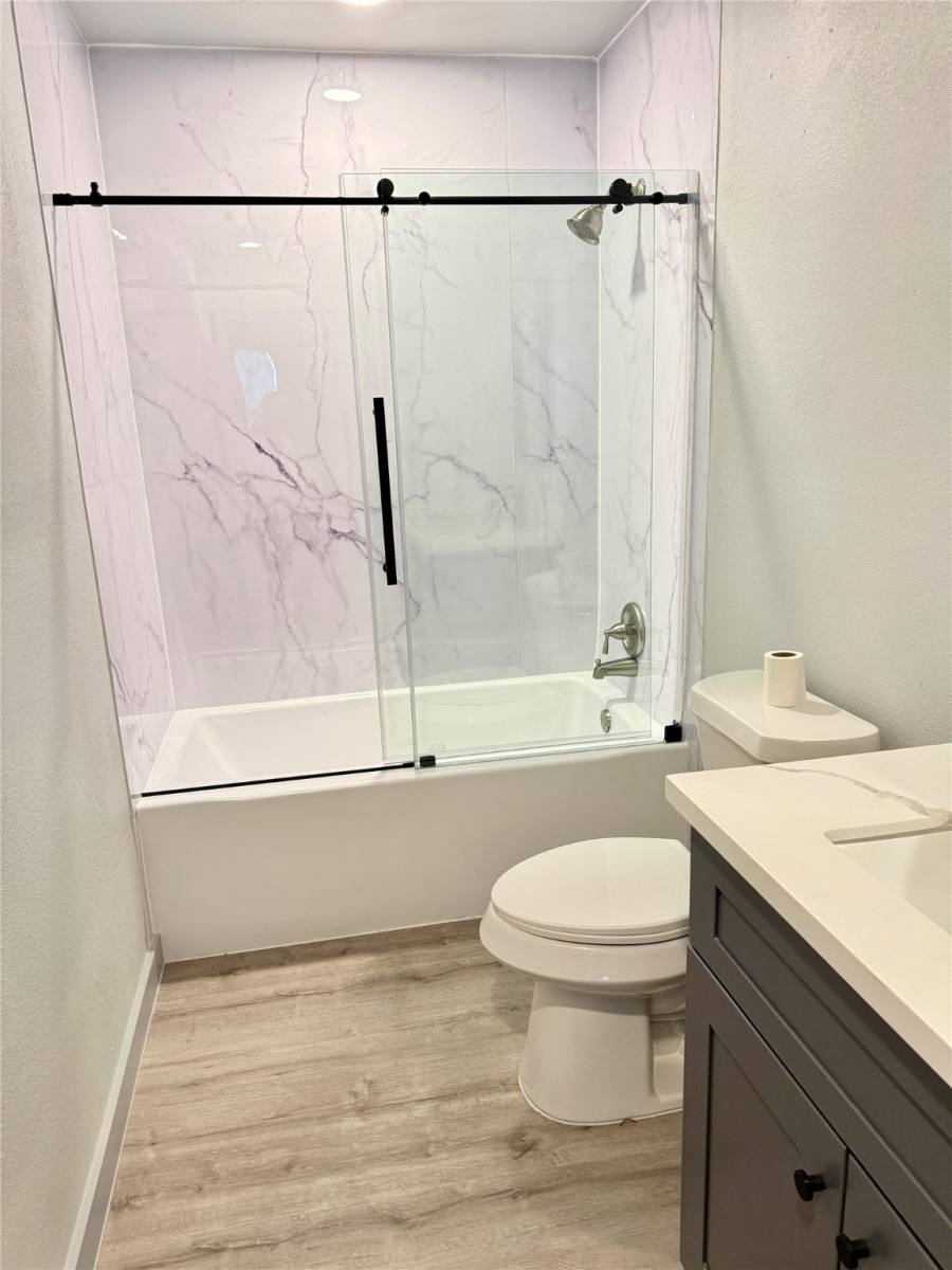 Apartment for rent at 210 N Mattson St #210, West Columbia, TX 77486