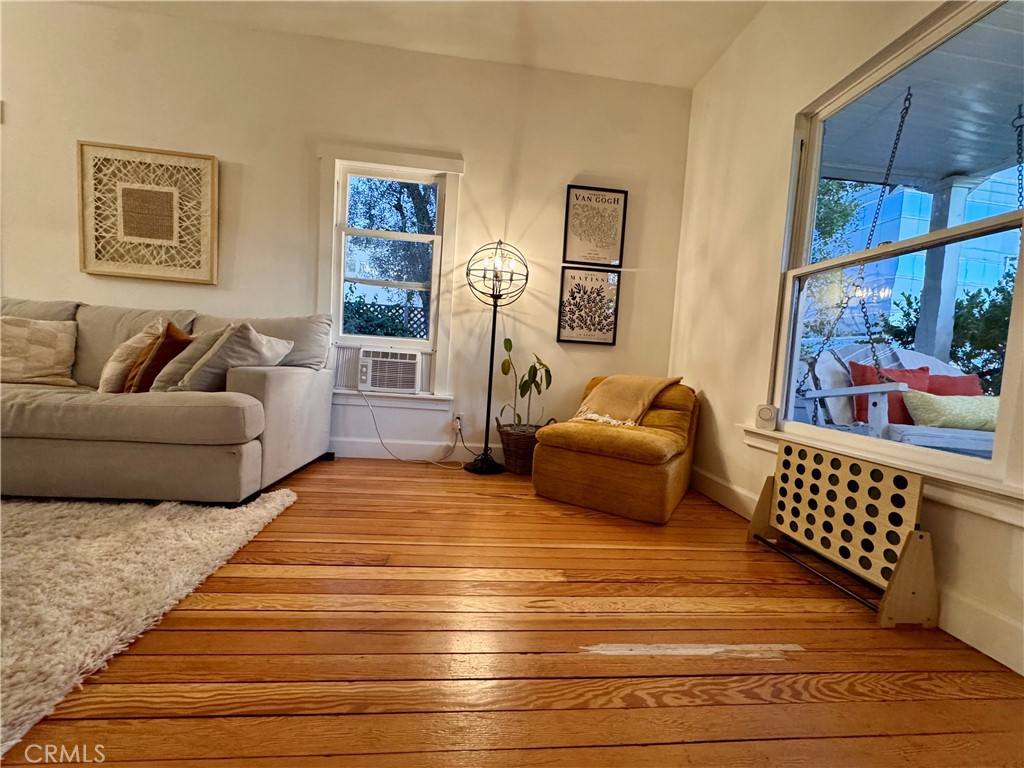 Apartment for rent at 323 W 18th St #323, Santa Ana, CA 92706