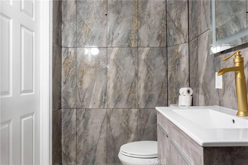 Apartment for rent at 14818 Round Valley Dr #14818C, Sherman Oaks, CA 91403