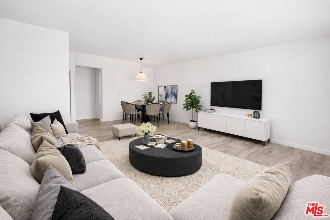 Apartment for rent at 1446 S Cochran Ave #1, Los Angeles, CA 90019