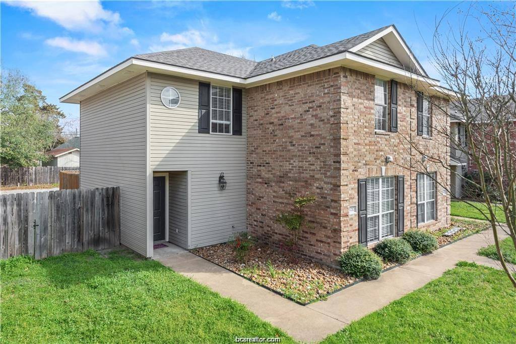 Apartment for rent at 1217 Oney Hervey Dr, College Station, TX 77840