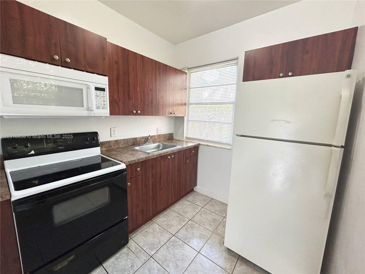 Apartment for rent at 667 NE 86th St #6673B, Miami, FL 33138