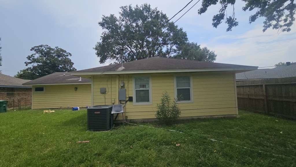 Apartment for rent at 10101 Rebel Rd, Houston, TX 77016