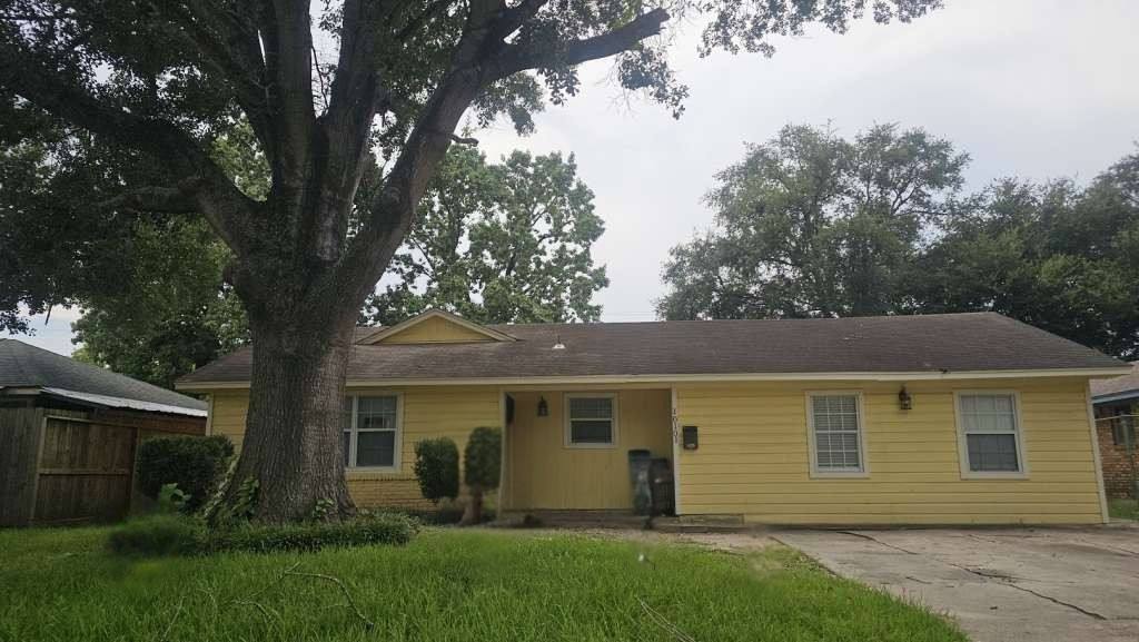 Apartment for rent at 10101 Rebel Rd, Houston, TX 77016