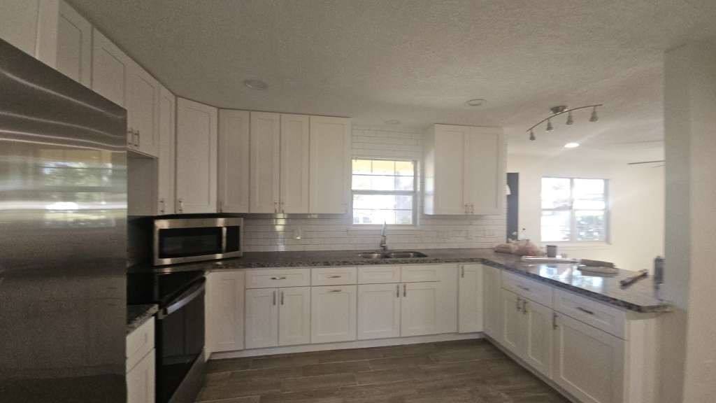 Apartment for rent at 10101 Rebel Rd, Houston, TX 77016